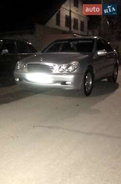 Седан Mercedes-Benz C-Class 2004 в 