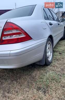 Седан Mercedes-Benz C-Class 2004 в 