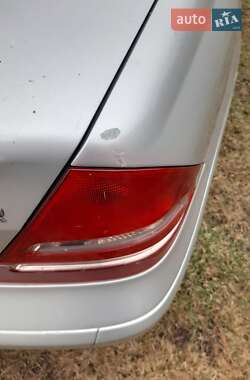 Седан Mercedes-Benz C-Class 2004 в 