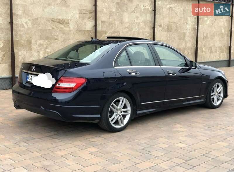 Седан Mercedes-Benz C-Class 2011 в Киеве