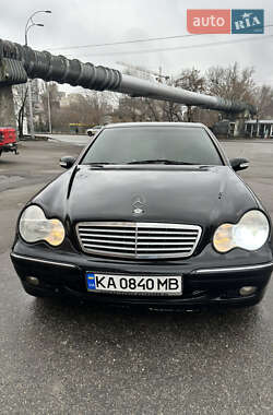 Седан Mercedes-Benz C-Class 2003 в Киеве