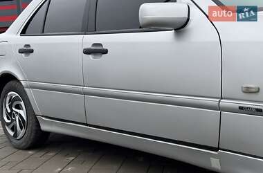 Седан Mercedes-Benz C-Class 2000 в 
