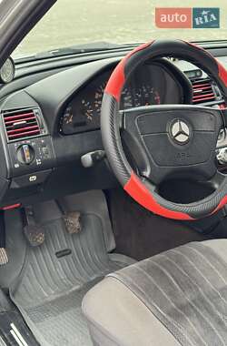 Седан Mercedes-Benz C-Class 2000 в 
