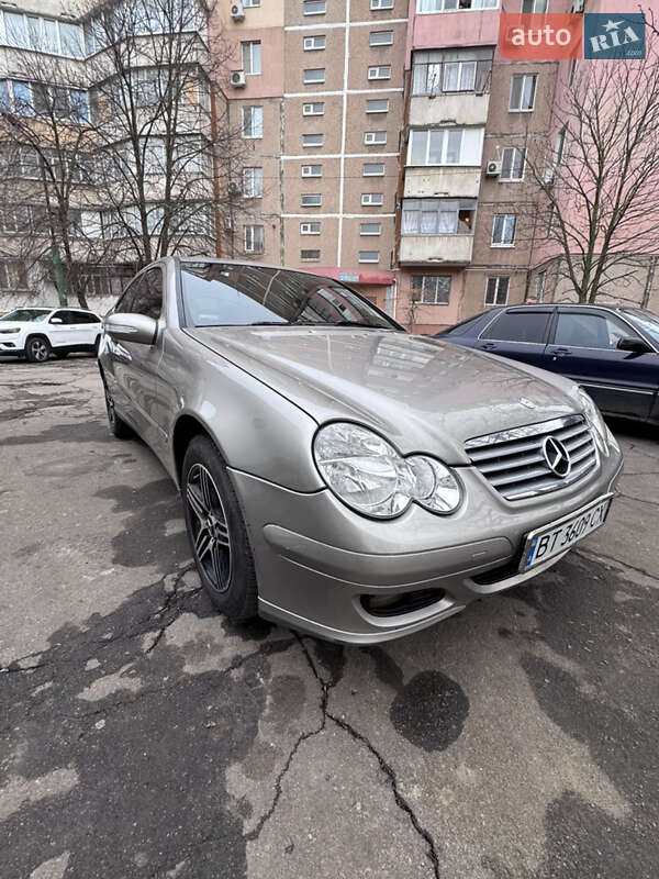 Купе Mercedes-Benz C-Class 2004 в Херсоне