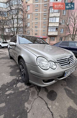 Купе Mercedes-Benz C-Class 2004 в 