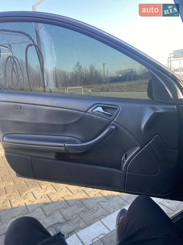 Купе Mercedes-Benz C-Class 2003 в Черновцах фото 4 Купе Mercedes-Benz C-Class 2003 в Черновцах