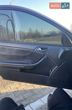 Купе Mercedes-Benz C-Class 2003 в 