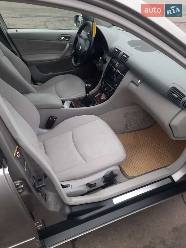 Універсал Mercedes-Benz C-Class 2006 в Лохвиці