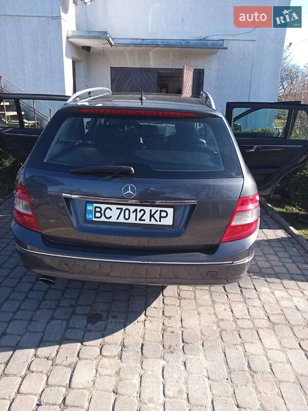 Универсал Mercedes-Benz C-Class 2010 в Львове