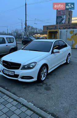 Седан Mercedes-Benz C-Class 2011 в Днепре