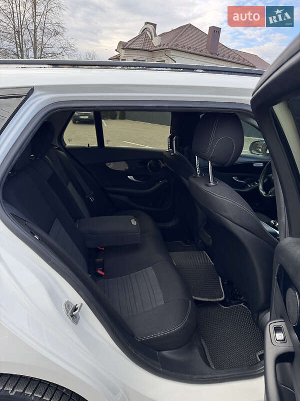 Универсал Mercedes-Benz C-Class 2014 в Черновцах