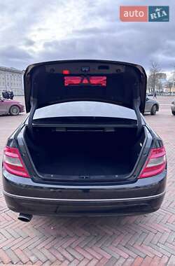 Седан Mercedes-Benz C-Class 2010 в Чернигове