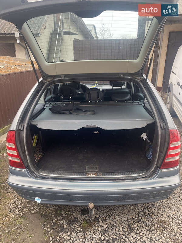 Универсал Mercedes-Benz C-Class 2004 в Ивано-Франковске
