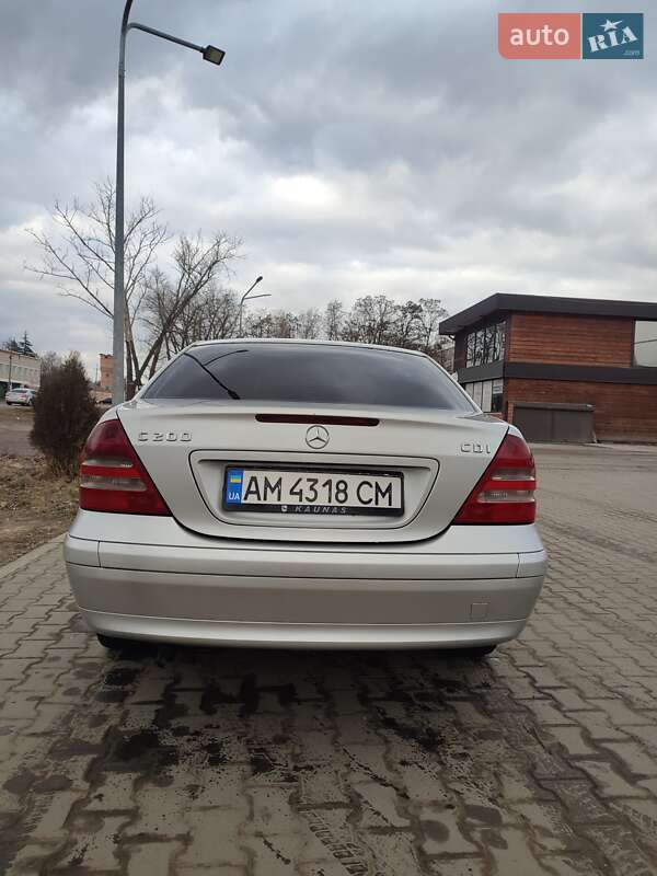 Седан Mercedes-Benz C-Class 2003 в Коростене