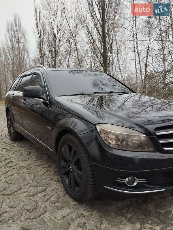 Універсал Mercedes-Benz C-Class 2008 в Житомирі