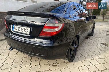 Купе Mercedes-Benz C-Class 2004 в 