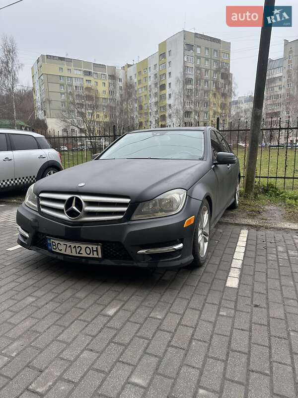Mercedes-Benz C-Class 2011