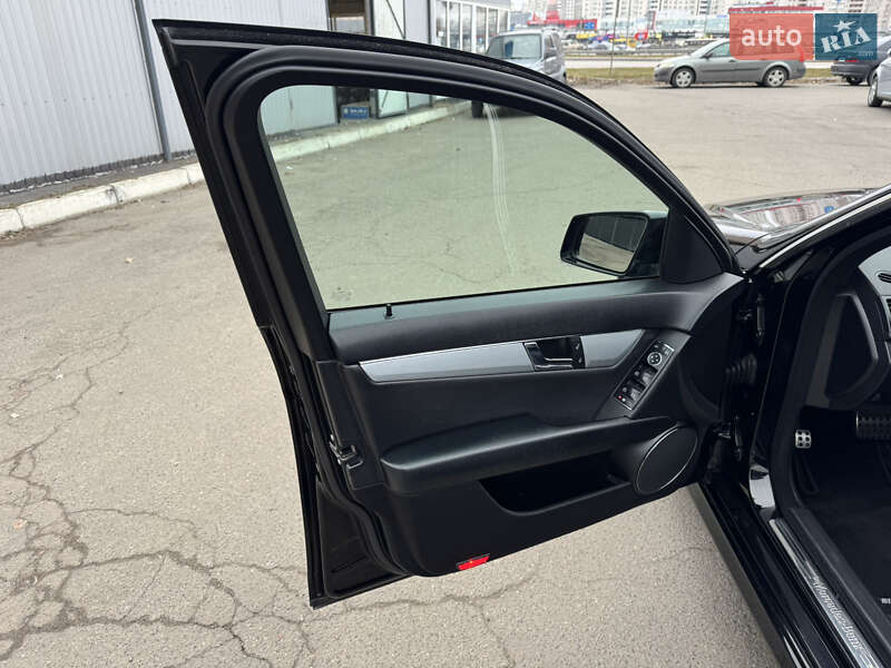 Универсал Mercedes-Benz C-Class 2010 в Киеве фото 22 Универсал Mercedes-Benz C-Class 2010 в Киеве