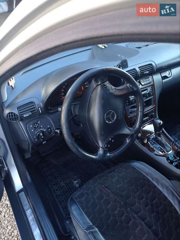 Универсал Mercedes-Benz C-Class 2002 в Делятине