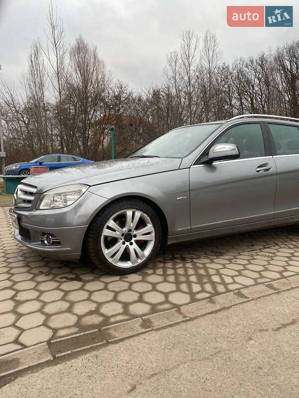 Універсал Mercedes-Benz C-Class 2008 в Гнівані