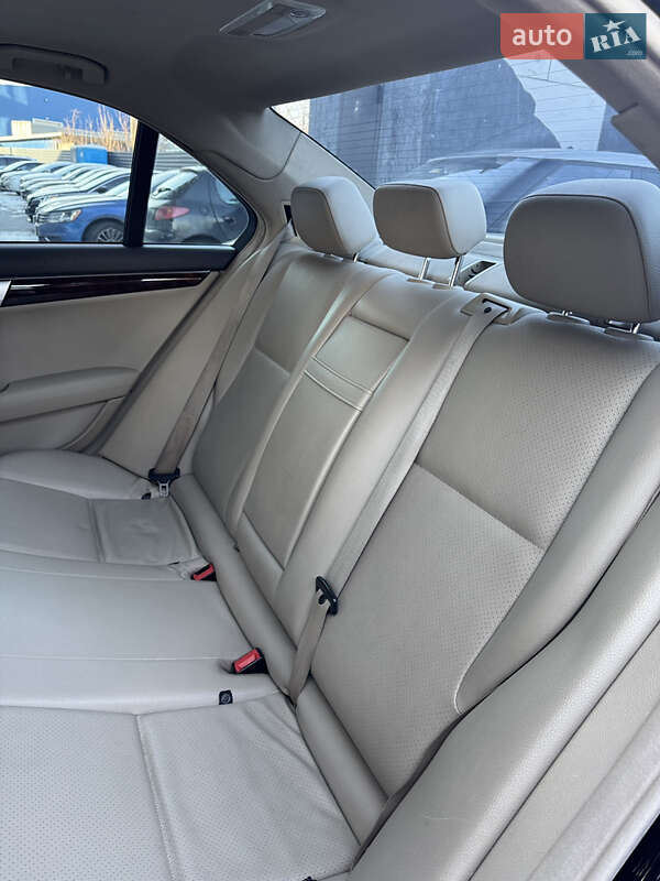 Седан Mercedes-Benz C-Class 2011 в Киеве фото 6 Седан Mercedes-Benz C-Class 2011 в Киеве