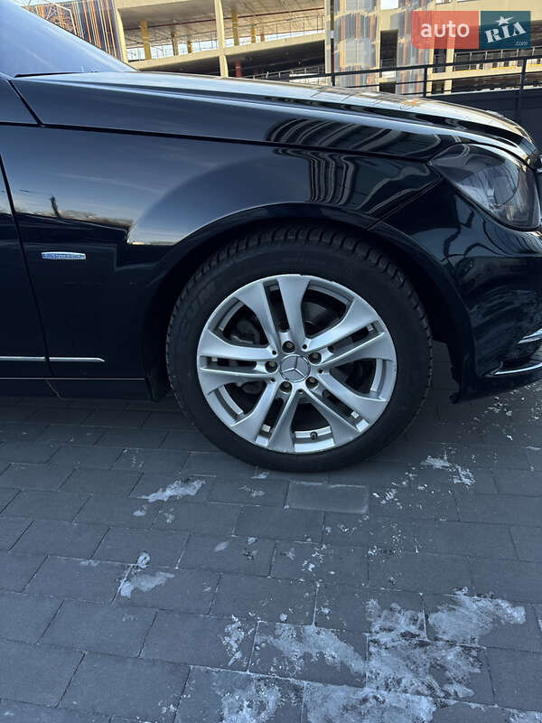 Седан Mercedes-Benz C-Class 2011 в Киеве фото 5 Седан Mercedes-Benz C-Class 2011 в Киеве
