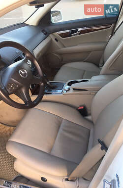 Седан Mercedes-Benz C-Class 2010 в 