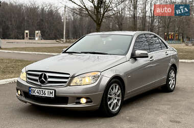 Седан Mercedes-Benz C-Class 2008 в Ровно