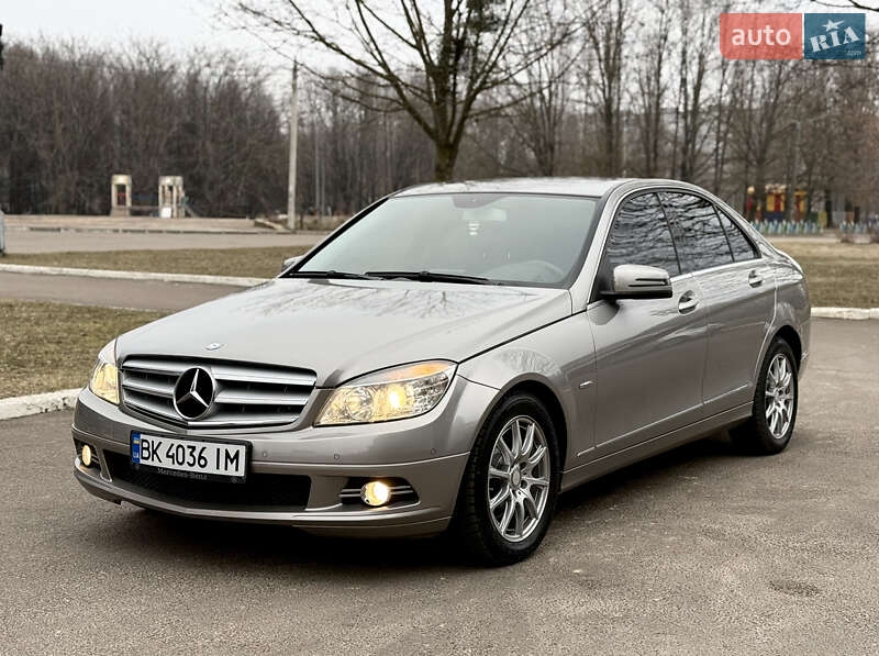 Седан Mercedes-Benz C-Class 2008 в Ровно