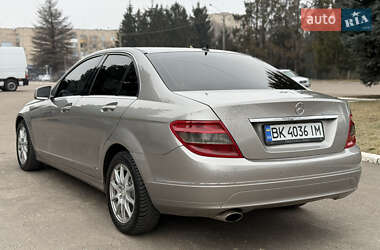 Седан Mercedes-Benz C-Class 2008 в Ровно