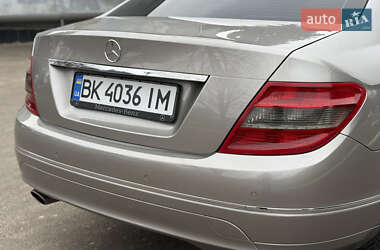 Седан Mercedes-Benz C-Class 2008 в Ровно