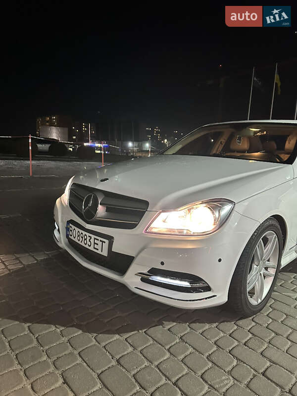 Седан Mercedes-Benz C-Class 2013 в Львові