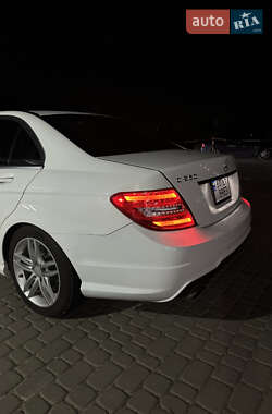 Седан Mercedes-Benz C-Class 2013 в Львові