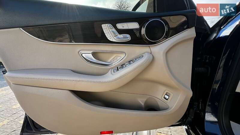 Седан Mercedes-Benz C-Class 2017 в Львове