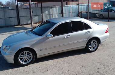 Седан Mercedes-Benz C-Class 2002 в Ровно