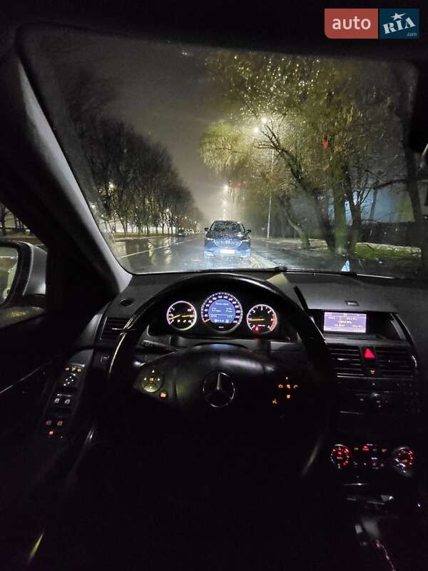 Универсал Mercedes-Benz C-Class 2008 в Киеве