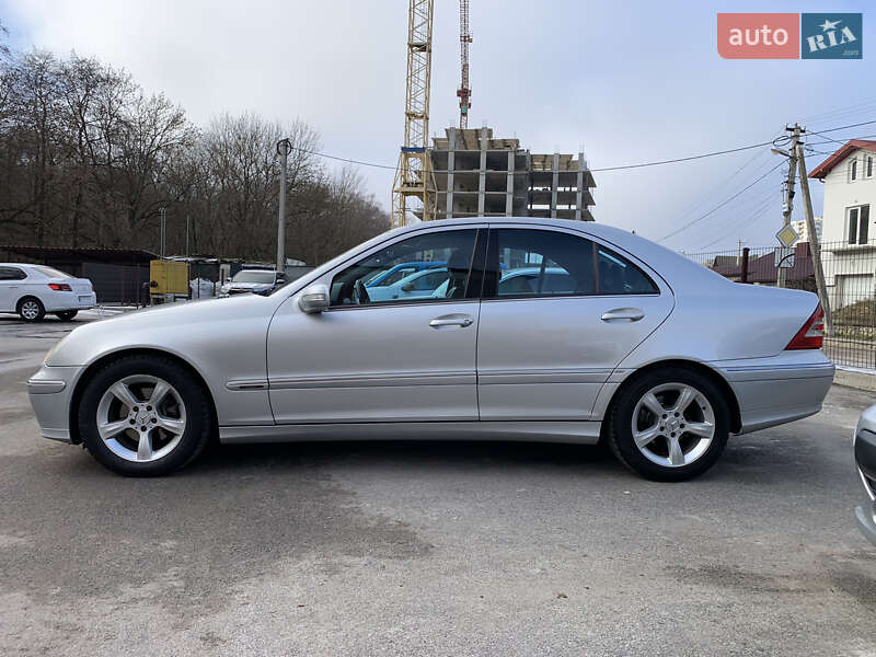 Седан Mercedes-Benz C-Class 2005 в 
