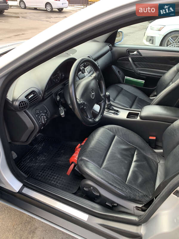 Седан Mercedes-Benz C-Class 2005 в Тернополе