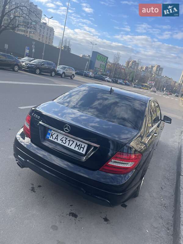 Седан Mercedes-Benz C-Class 2012 в Киеве