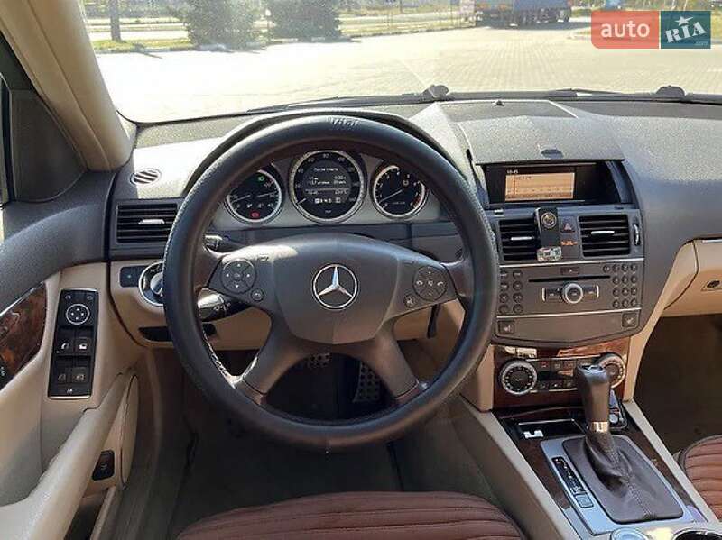 Седан Mercedes-Benz C-Class 2011 в Ужгороде