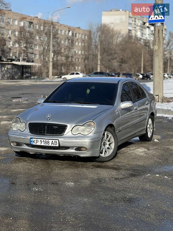 Седан Mercedes-Benz C-Class 2001 в Запоріжжі