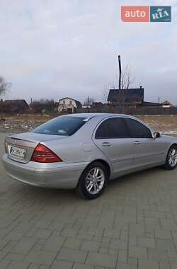 Седан Mercedes-Benz C-Class 2002 в Ровно