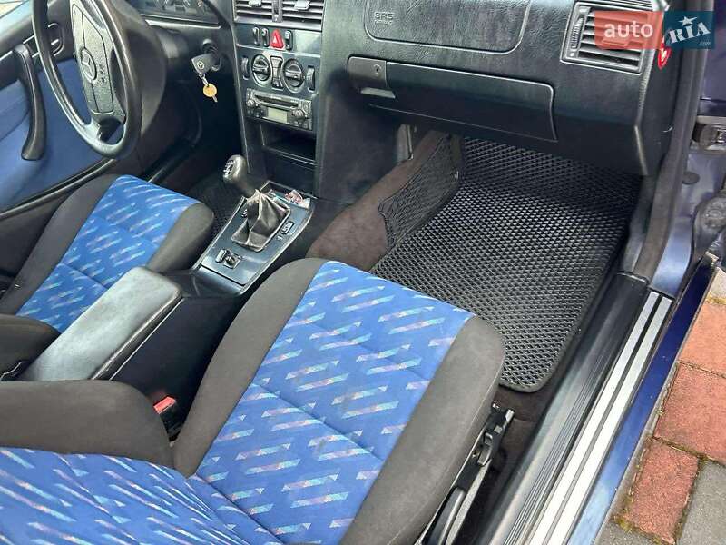 Седан Mercedes-Benz C-Class 1999 в Львове