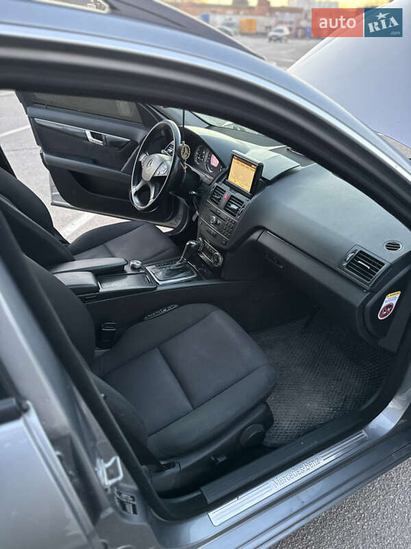 Универсал Mercedes-Benz C-Class 2010 в Житомире фото 18 Универсал Mercedes-Benz C-Class 2010 в Житомире