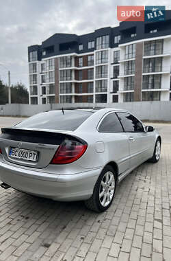 Купе Mercedes-Benz C-Class 2003 в 