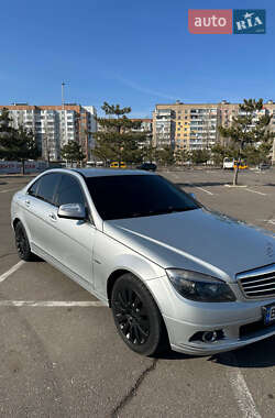 Седан Mercedes-Benz C-Class 2007 в Николаеве