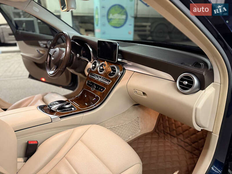 Седан Mercedes-Benz C-Class 2015 в Дніпрі