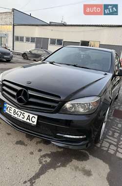 Седан Mercedes-Benz C-Class 2011 в Дніпрі