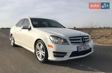 Седан Mercedes-Benz C-Class 2012 в Ровно