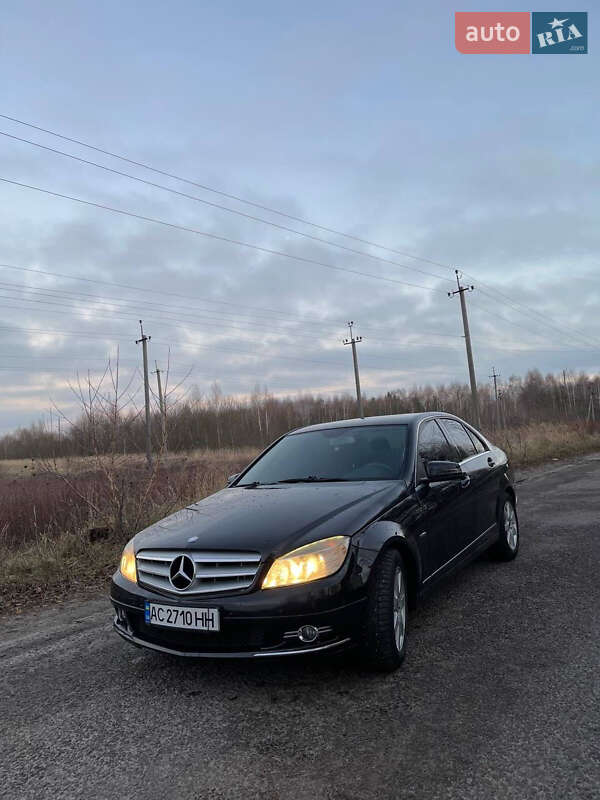 Седан Mercedes-Benz C-Class 2011 в 